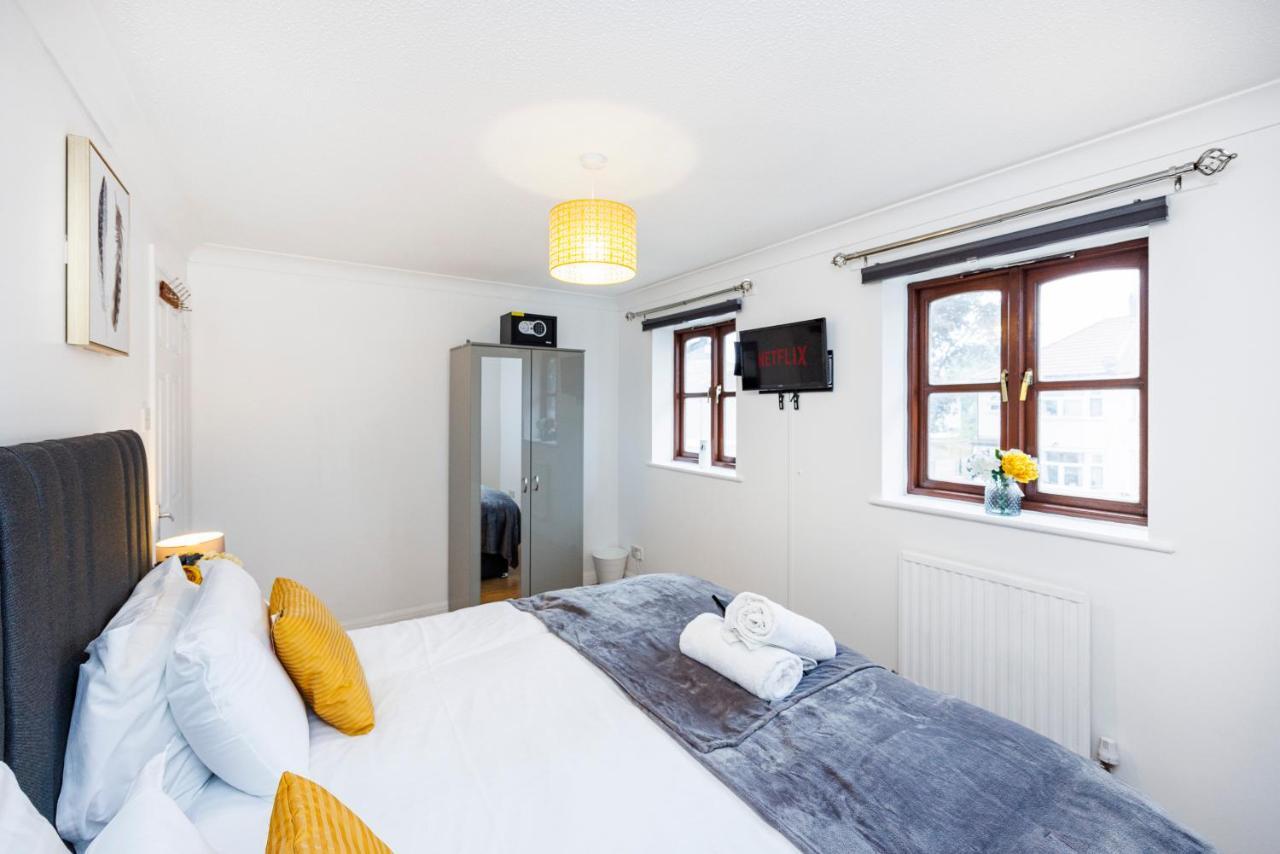 Lovely 2 Bd Hse With Parking Near Excel Londres Extérieur photo