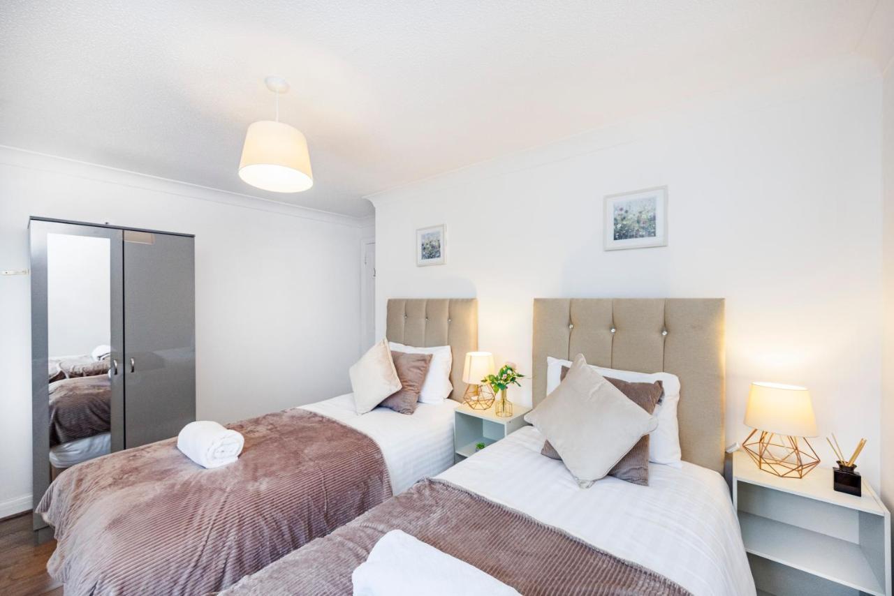 Lovely 2 Bd Hse With Parking Near Excel Londres Extérieur photo